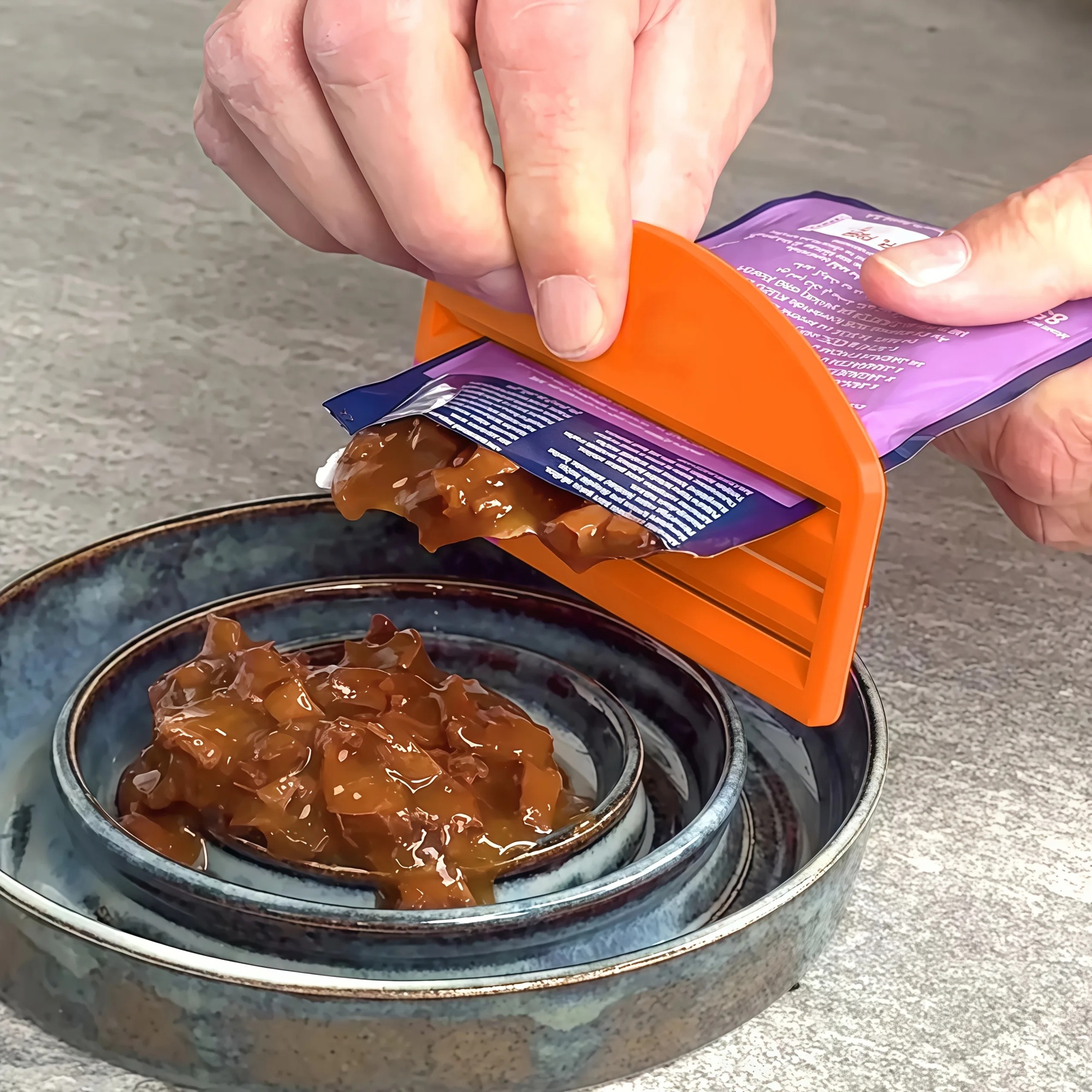 Cat Food Squeezer Food Squeezi - Food Storage Dispenser reseña y precio